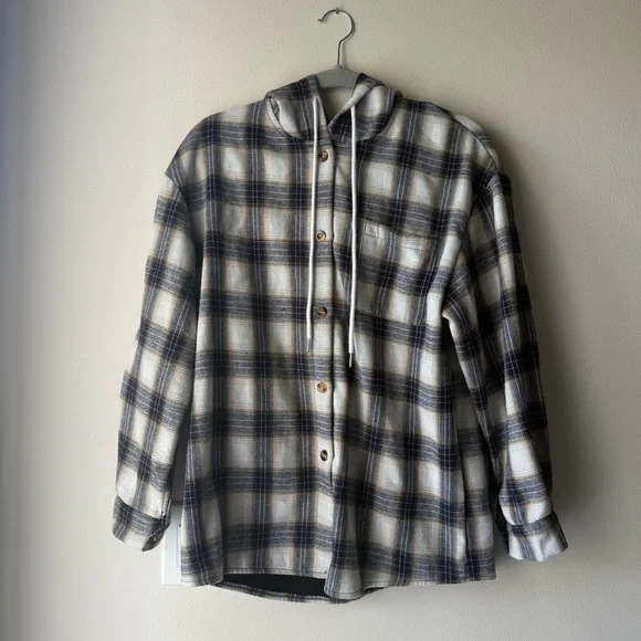 SHEIN Plaid Button-Up Jacket with Hood - Picture 4 of 8